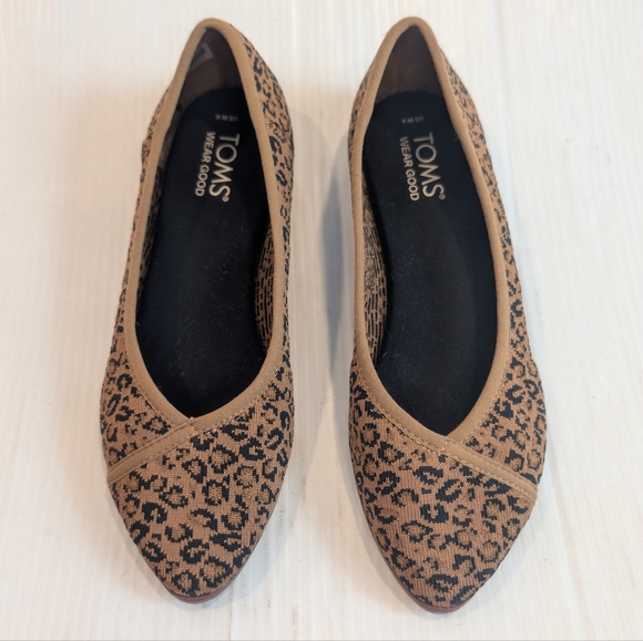 TOMS Women's Tan and Black Leopard Flats Size 6 - Picture 3 of 8